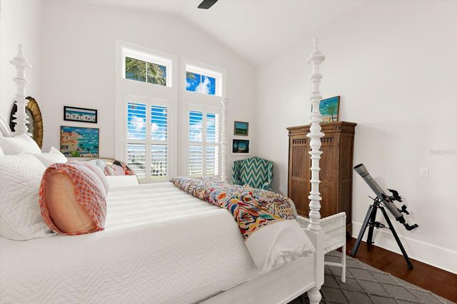 213 N 18TH STREET W, Bradenton, FL 34205