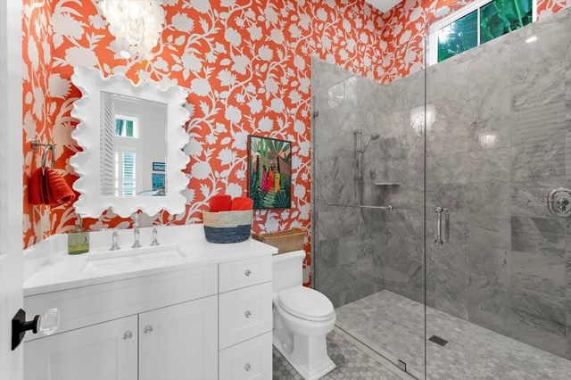 213 N 18TH STREET W, Bradenton, FL 34205