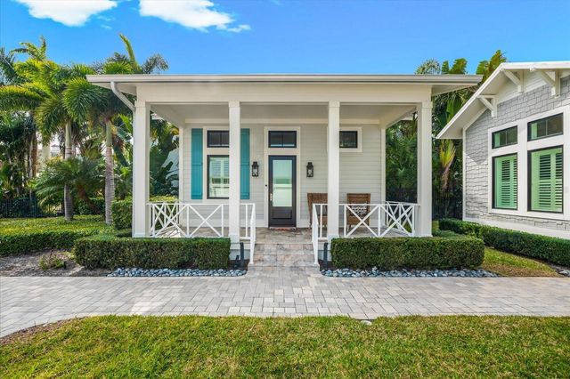 213 N 18TH STREET W, Bradenton, FL 34205