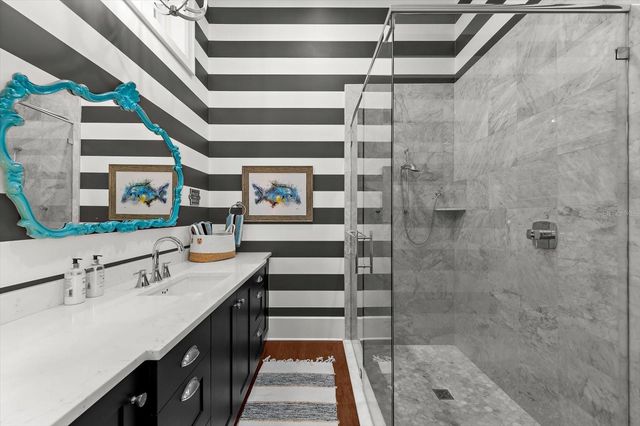 213 N 18TH STREET W, Bradenton, FL 34205