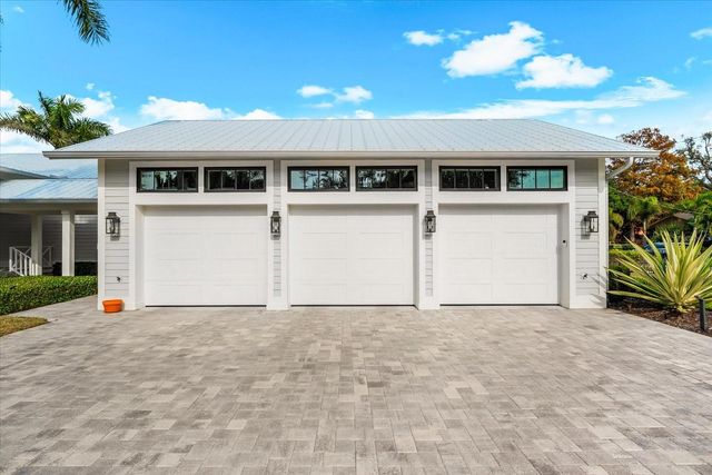 213 N 18TH STREET W, Bradenton, FL 34205