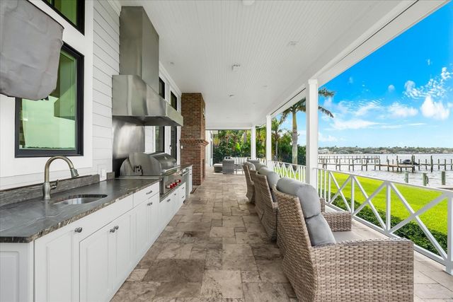 213 N 18TH STREET W, Bradenton, FL 34205