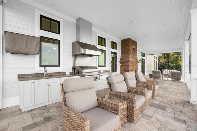 213 N 18TH STREET W, Bradenton, FL 34205