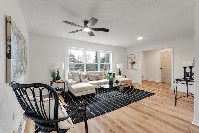 325 Fairington Drive, Summerville, SC 29485