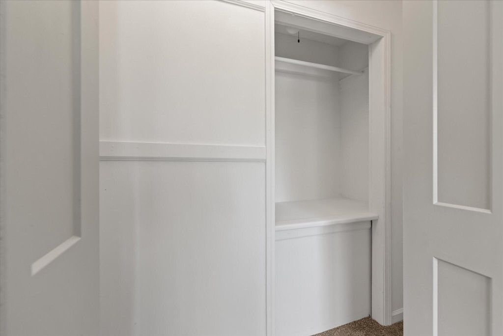 Image 22 of property listing at 325 Fairington Drive, Summerville, SC 29485