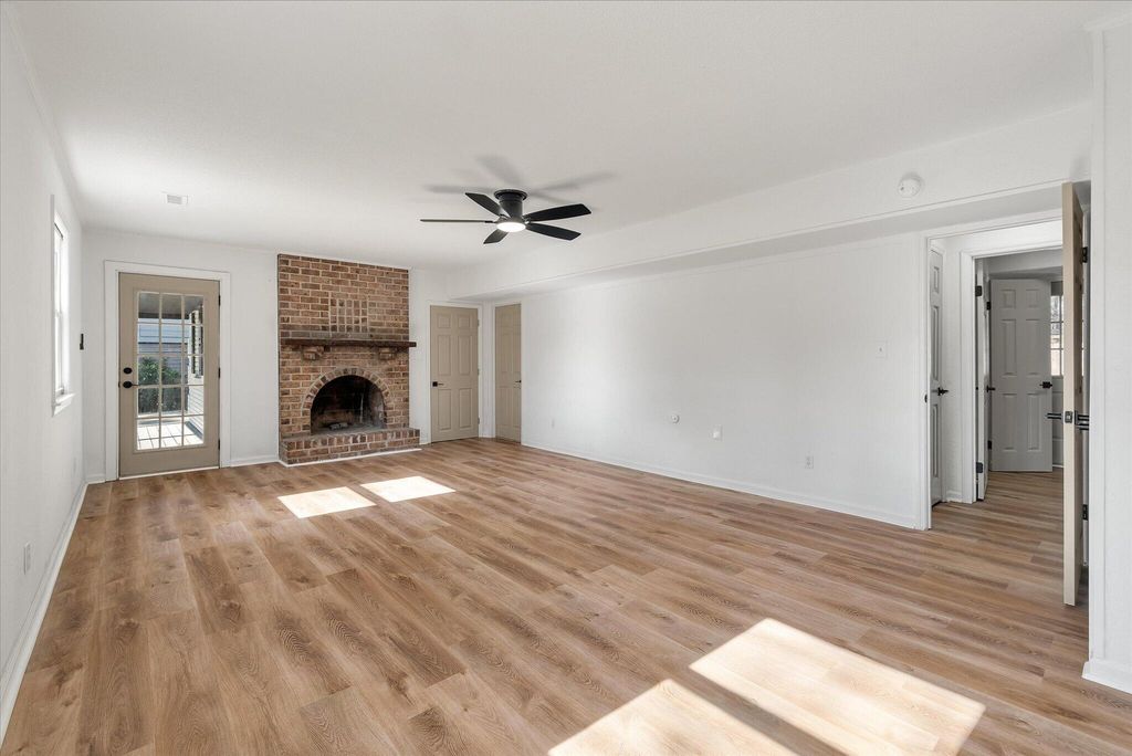 Image 30 of property listing at 325 Fairington Drive, Summerville, SC 29485