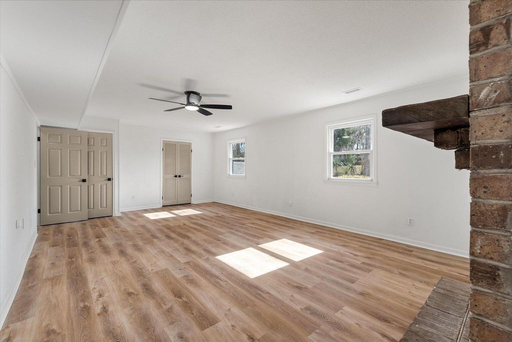 Image 31 of property listing at 325 Fairington Drive, Summerville, SC 29485