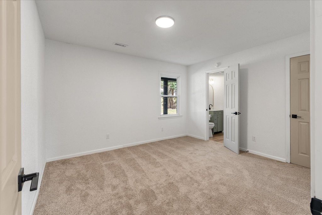 Image 34 of property listing at 325 Fairington Drive, Summerville, SC 29485