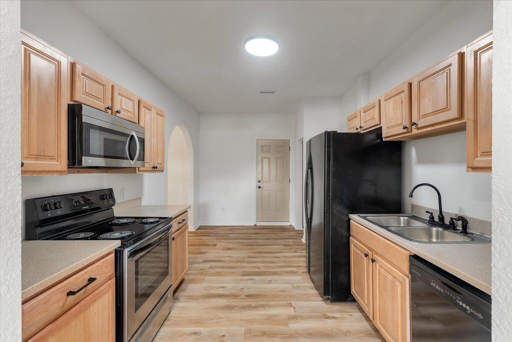 Image 39 of property listing at 325 Fairington Drive, Summerville, SC 29485