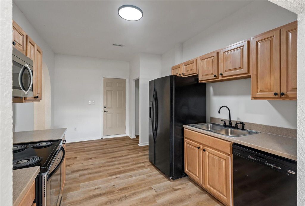 Image 41 of property listing at 325 Fairington Drive, Summerville, SC 29485