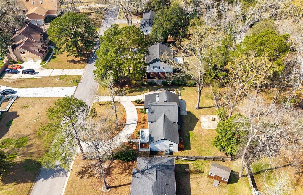 Image 46 of property listing at 325 Fairington Drive, Summerville, SC 29485