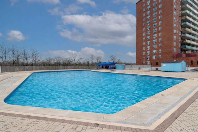 1841 Central Park Avenue 10P, Yonkers, NY 10710