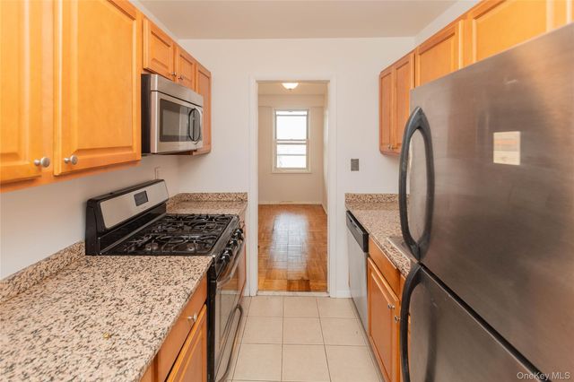 1841 Central Park Avenue 10P, Yonkers, NY 10710