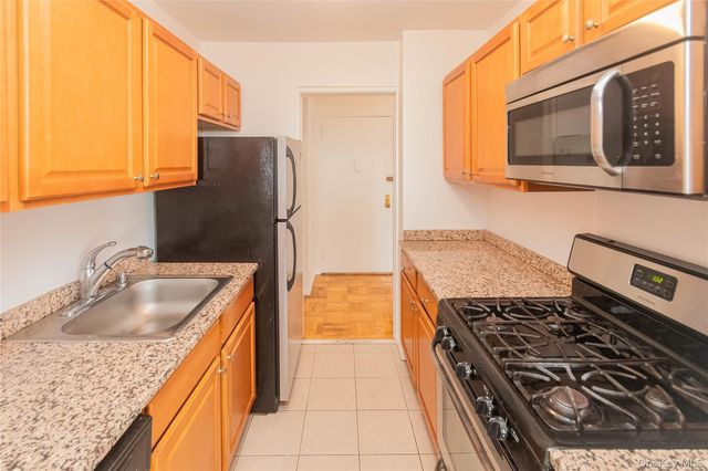 1841 Central Park Avenue 10P, Yonkers, NY 10710
