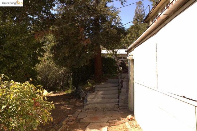 3286 Wisconsin St, Oakland, CA 94602