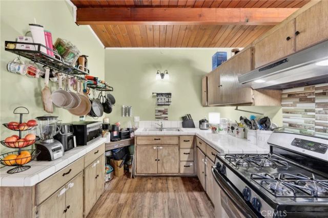 2415 Merrywood, Pomona, CA 91767