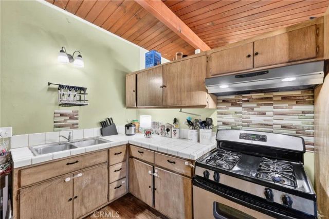 2415 Merrywood, Pomona, CA 91767