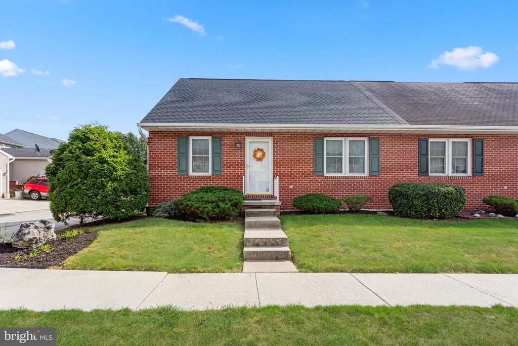 59 E ELM AVE, Hanover, PA 17331