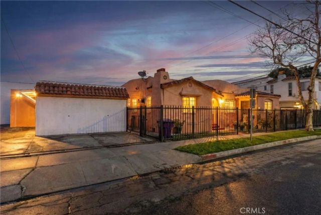 2000 Pacific, Long Beach, CA 90806