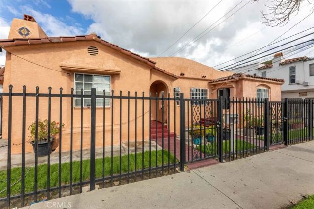 2000 Pacific, Long Beach, CA 90806
