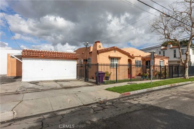 2000 Pacific, Long Beach, CA 90806