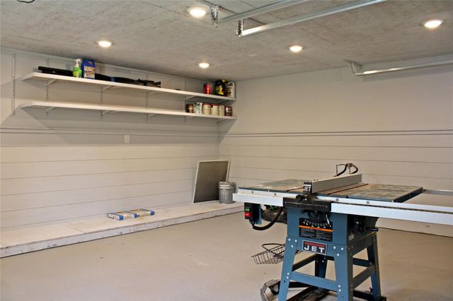 528 Prairie Street, Columbus, TX 78934