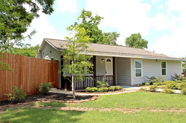 528 Prairie Street, Columbus, TX 78934