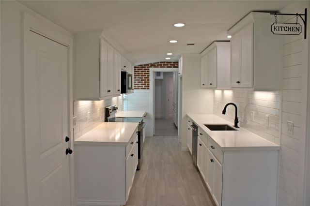 528 Prairie Street, Columbus, TX 78934