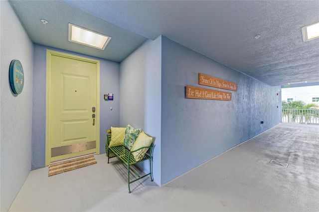 391 ARUBA CIRCLE 101, Bradenton, FL 34209