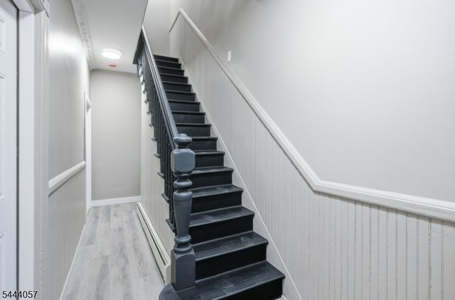 19 Komorn St, Newark City, NJ 07105