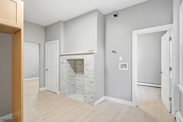 19 Komorn St, Newark City, NJ 07105