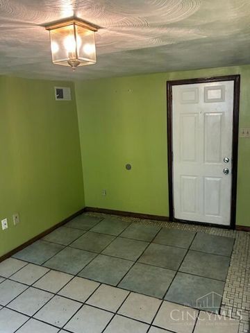 6292 Simpson Avenue, Springfield Twp., OH 45224