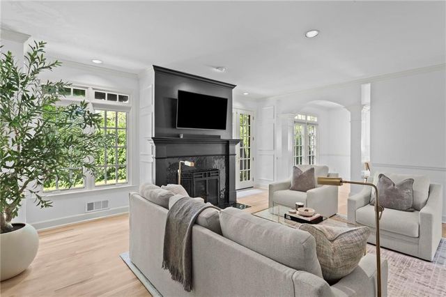 1138 Fairway Gardens NE, Brookhaven, GA 30319