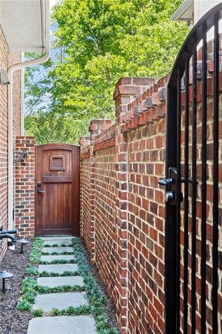 1138 Fairway Gardens NE, Brookhaven, GA 30319