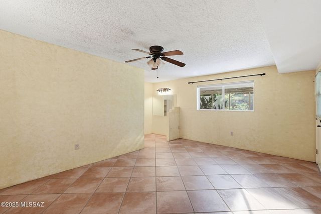 1565 N Paseo Cerca, Green Valley, AZ 85614