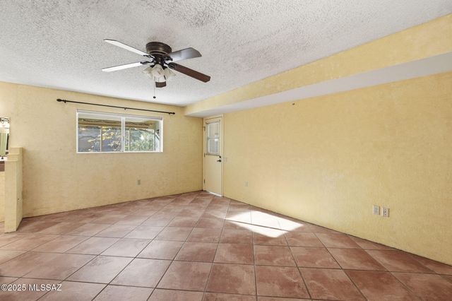 1565 N Paseo Cerca, Green Valley, AZ 85614