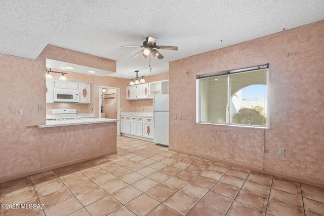 1565 N Paseo Cerca, Green Valley, AZ 85614