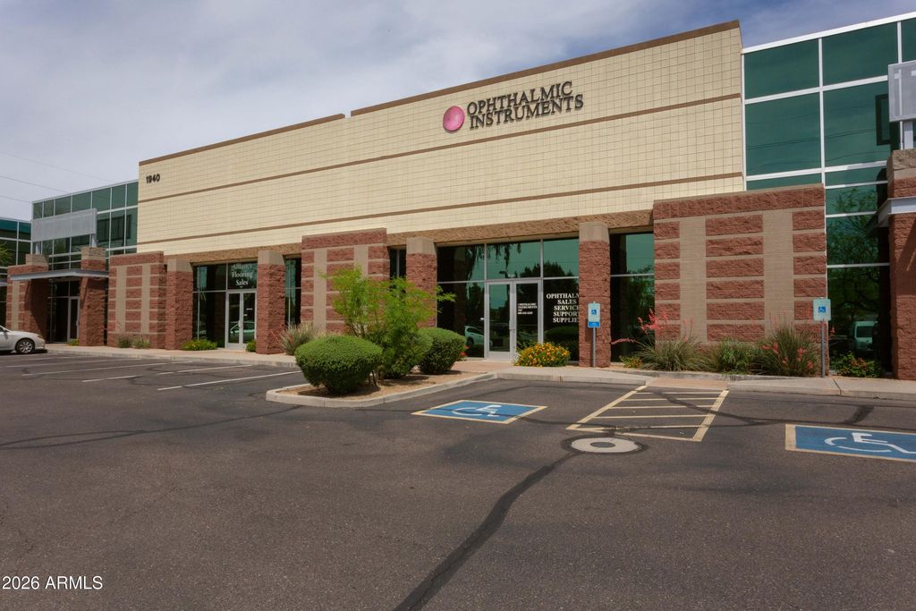 1940 W ELLIOT Road B105, Gilbert, AZ 85233 — exterior