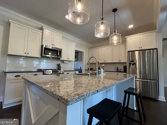 438 Davis Lake, Pine Mountain, GA 31822