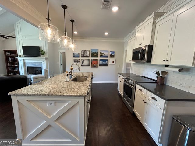 438 Davis Lake, Pine Mountain, GA 31822