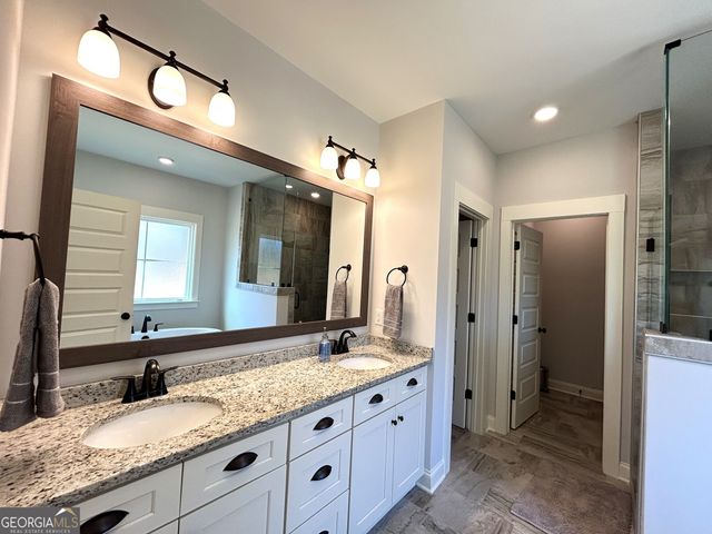 438 Davis Lake, Pine Mountain, GA 31822