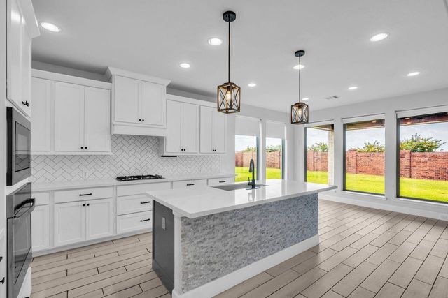 8702 Harbor Pines Drive, Cypress, TX 77433