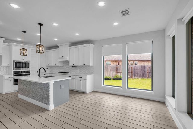 8702 Harbor Pines Drive, Cypress, TX 77433