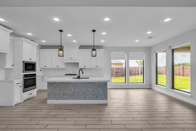 8702 Harbor Pines Drive, Cypress, TX 77433