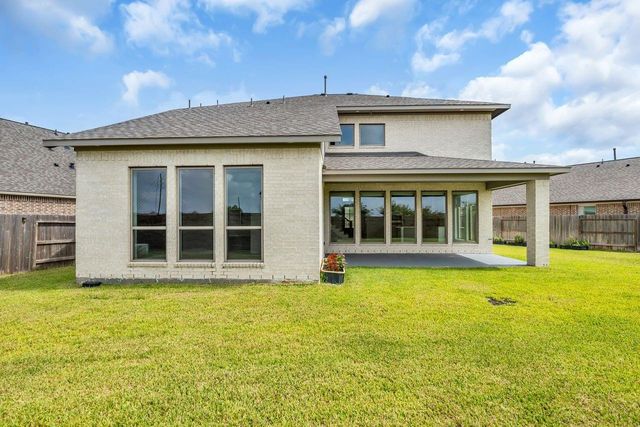 8702 Harbor Pines Drive, Cypress, TX 77433