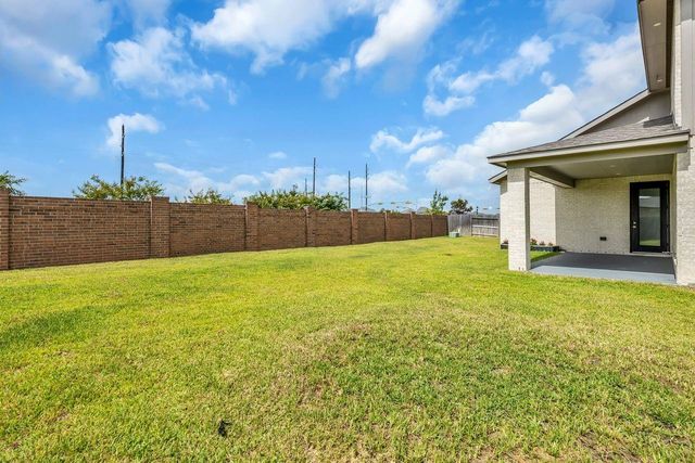 8702 Harbor Pines Drive, Cypress, TX 77433