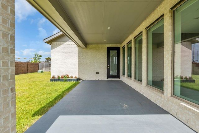 8702 Harbor Pines Drive, Cypress, TX 77433