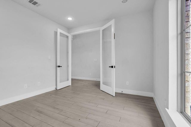 8702 Harbor Pines Drive, Cypress, TX 77433