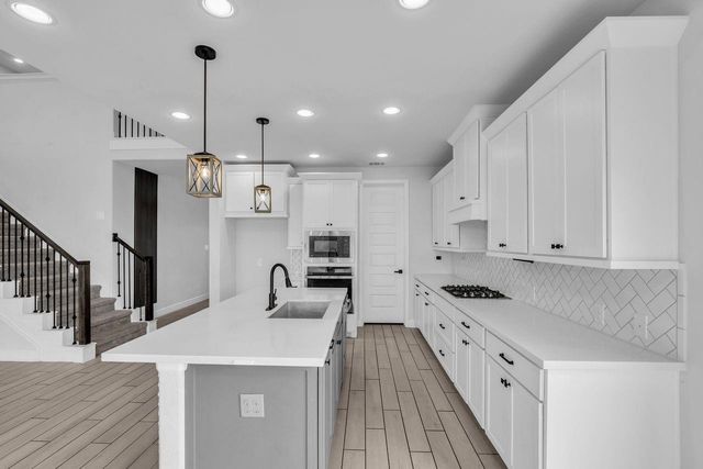 8702 Harbor Pines Drive, Cypress, TX 77433