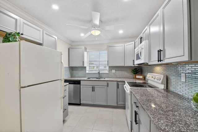 2787 Dudley Dr W Apt D, West Palm Beach, FL 33415